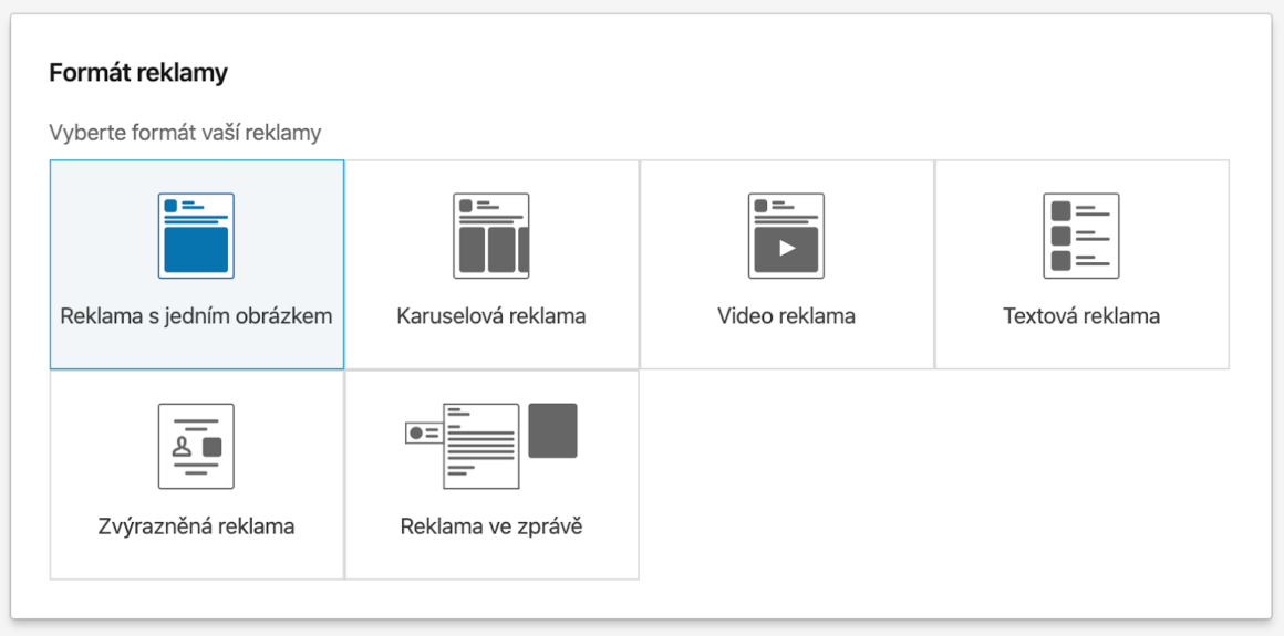 Formáty reklamy na LinkedInu jsou různé, ale většinou se podobají těm na Facebooku a Instagramu a tudíž by pro vás mělo být jednoduché jejich pochopení a také specifikace.